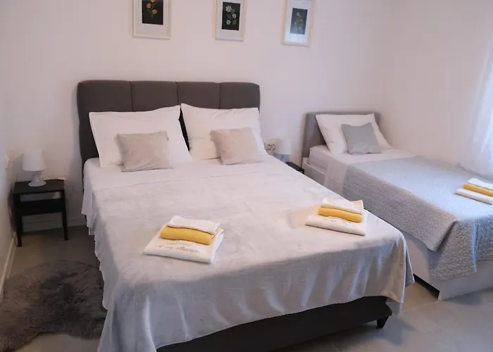 Klara Apartment *