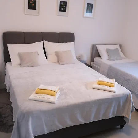 Klara Apartment *