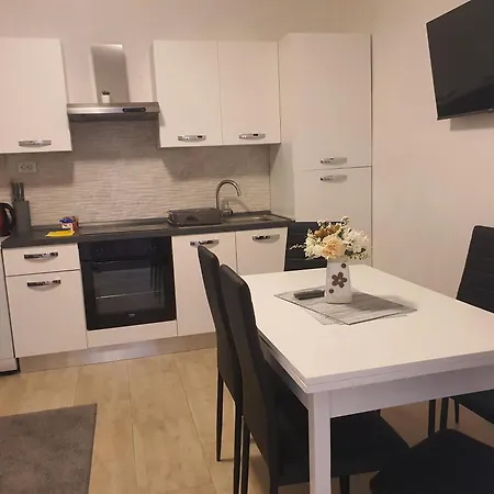 Apartment Klara Posedarje