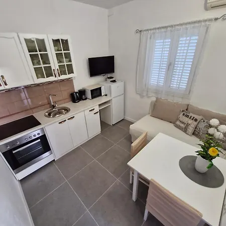 Apartment Klara *