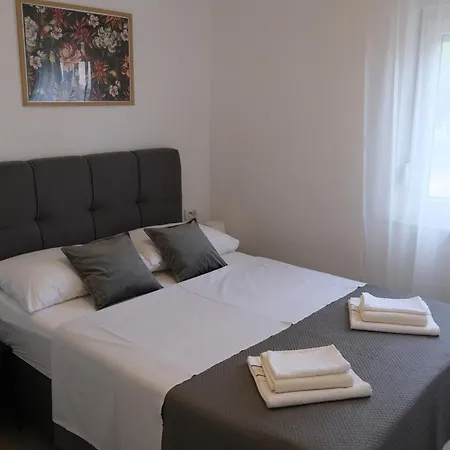 Apartment Klara Posedarje